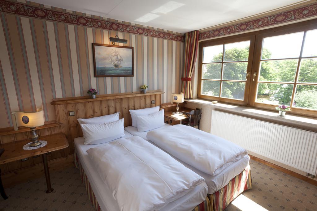 Moby Dick Hotel&Ferienwohnungen Wustrow  Zimmer foto